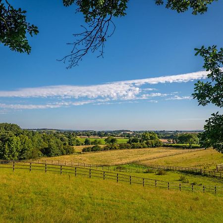 Abberley Shepherds Hut - Ockeridge Rural Retreats Otel Wichenford Dış mekan fotoğraf