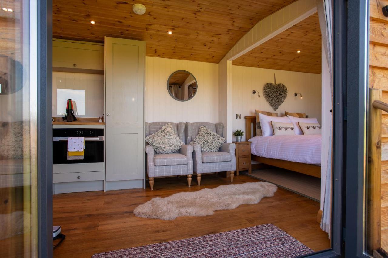 Abberley Shepherds Hut - Ockeridge Rural Retreats Otel Wichenford Dış mekan fotoğraf