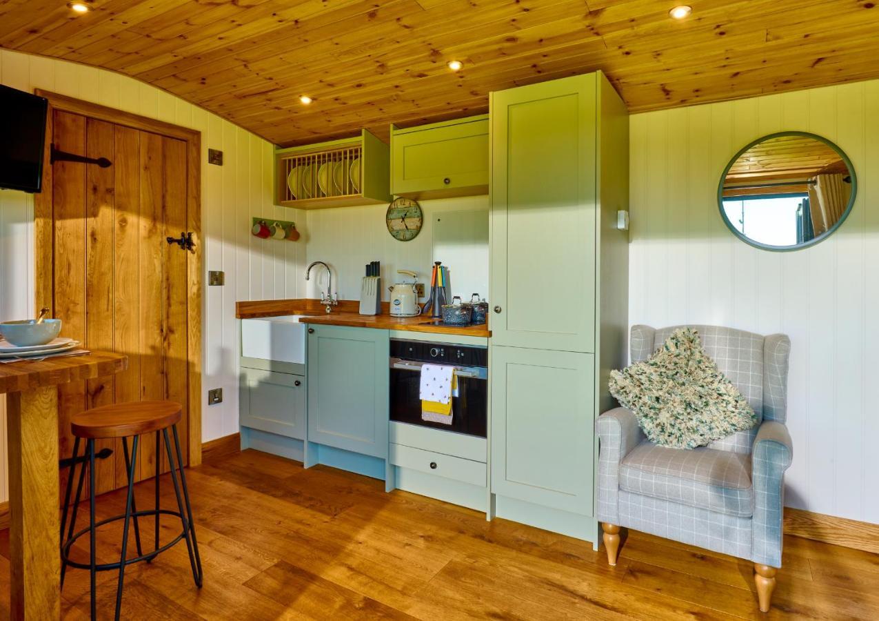 Abberley Shepherds Hut - Ockeridge Rural Retreats Otel Wichenford Dış mekan fotoğraf