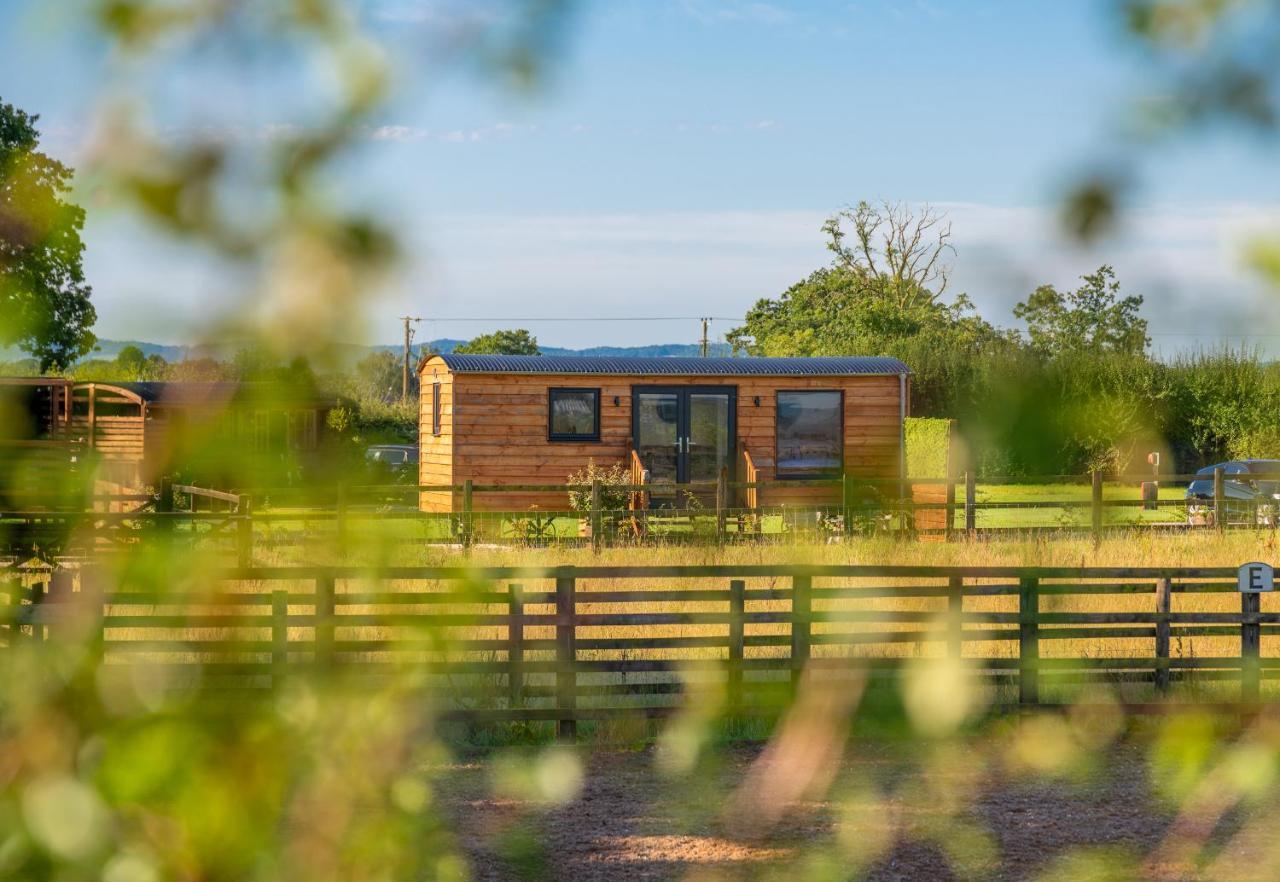 Abberley Shepherds Hut - Ockeridge Rural Retreats Otel Wichenford Dış mekan fotoğraf