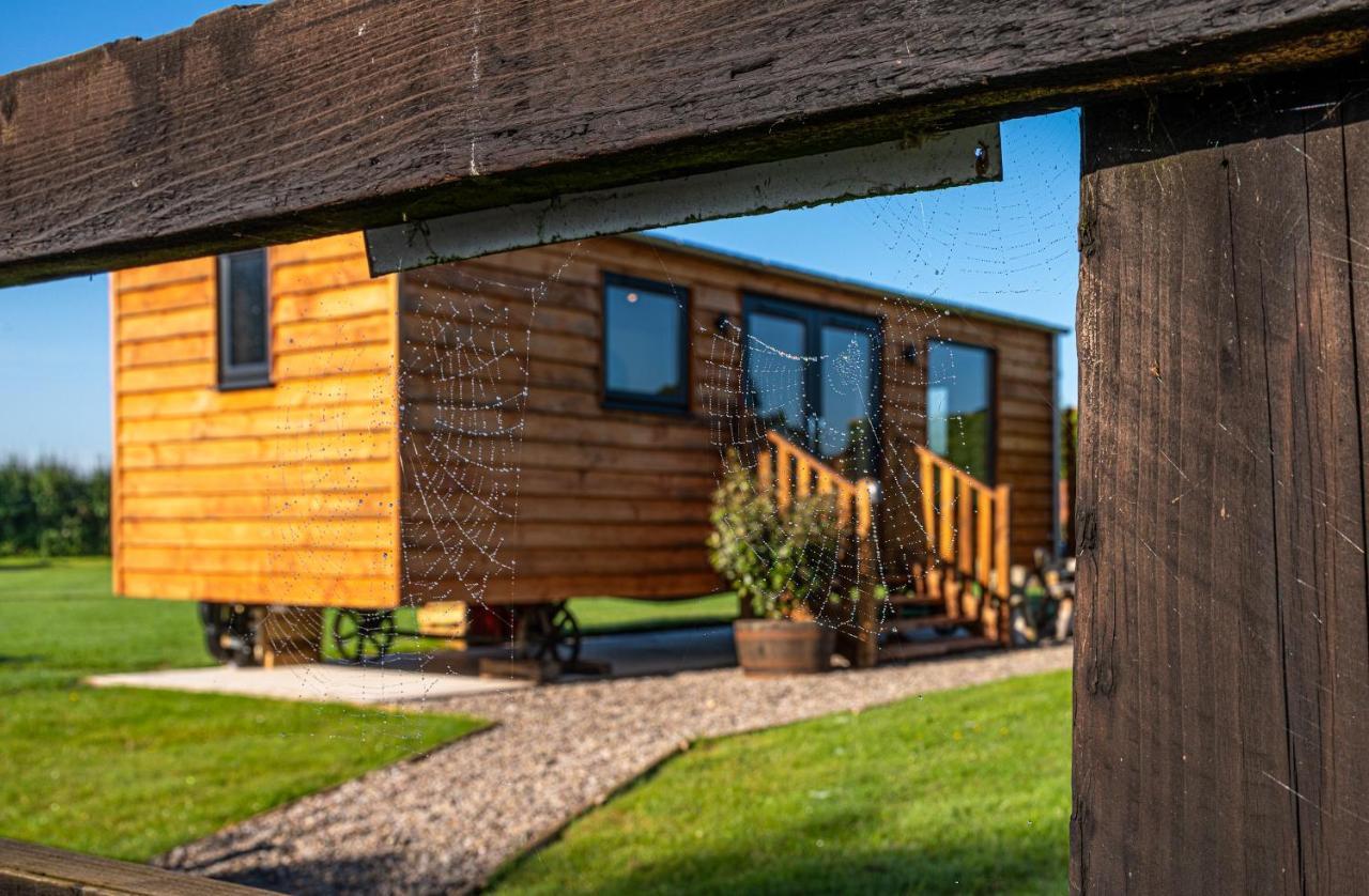 Abberley Shepherds Hut - Ockeridge Rural Retreats Otel Wichenford Dış mekan fotoğraf