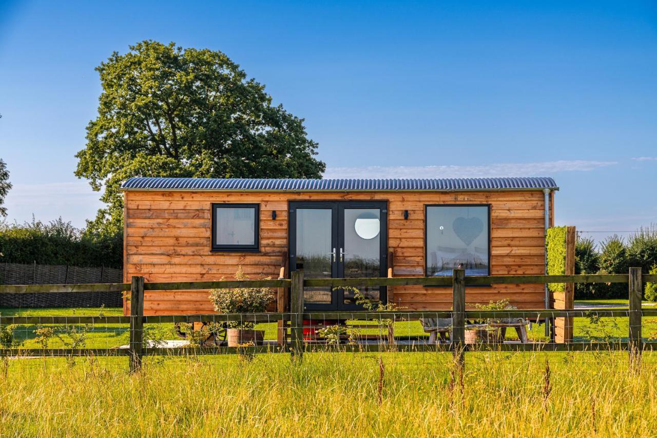 Abberley Shepherds Hut - Ockeridge Rural Retreats Otel Wichenford Dış mekan fotoğraf