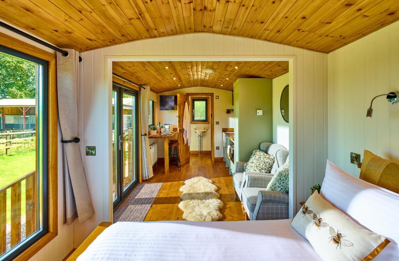 Abberley Shepherds Hut - Ockeridge Rural Retreats Otel Wichenford Dış mekan fotoğraf