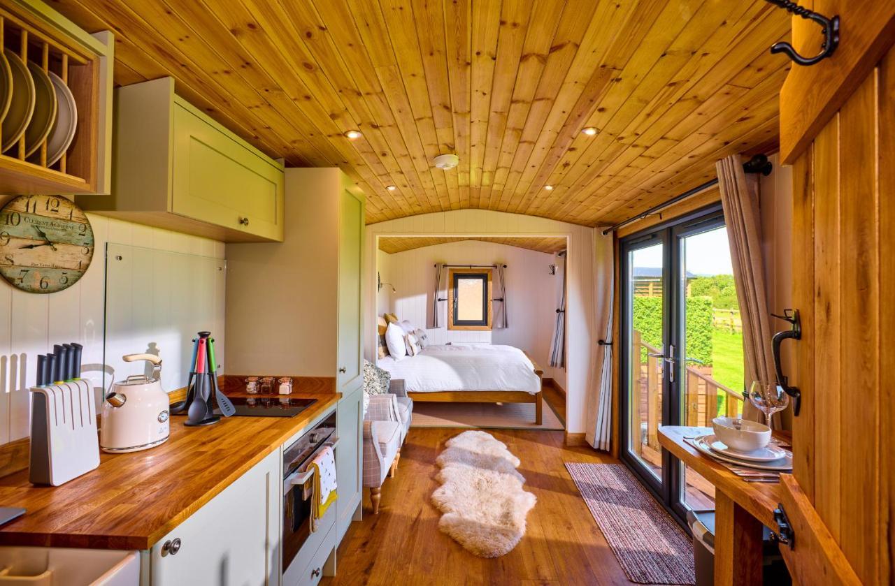 Abberley Shepherds Hut - Ockeridge Rural Retreats Otel Wichenford Dış mekan fotoğraf