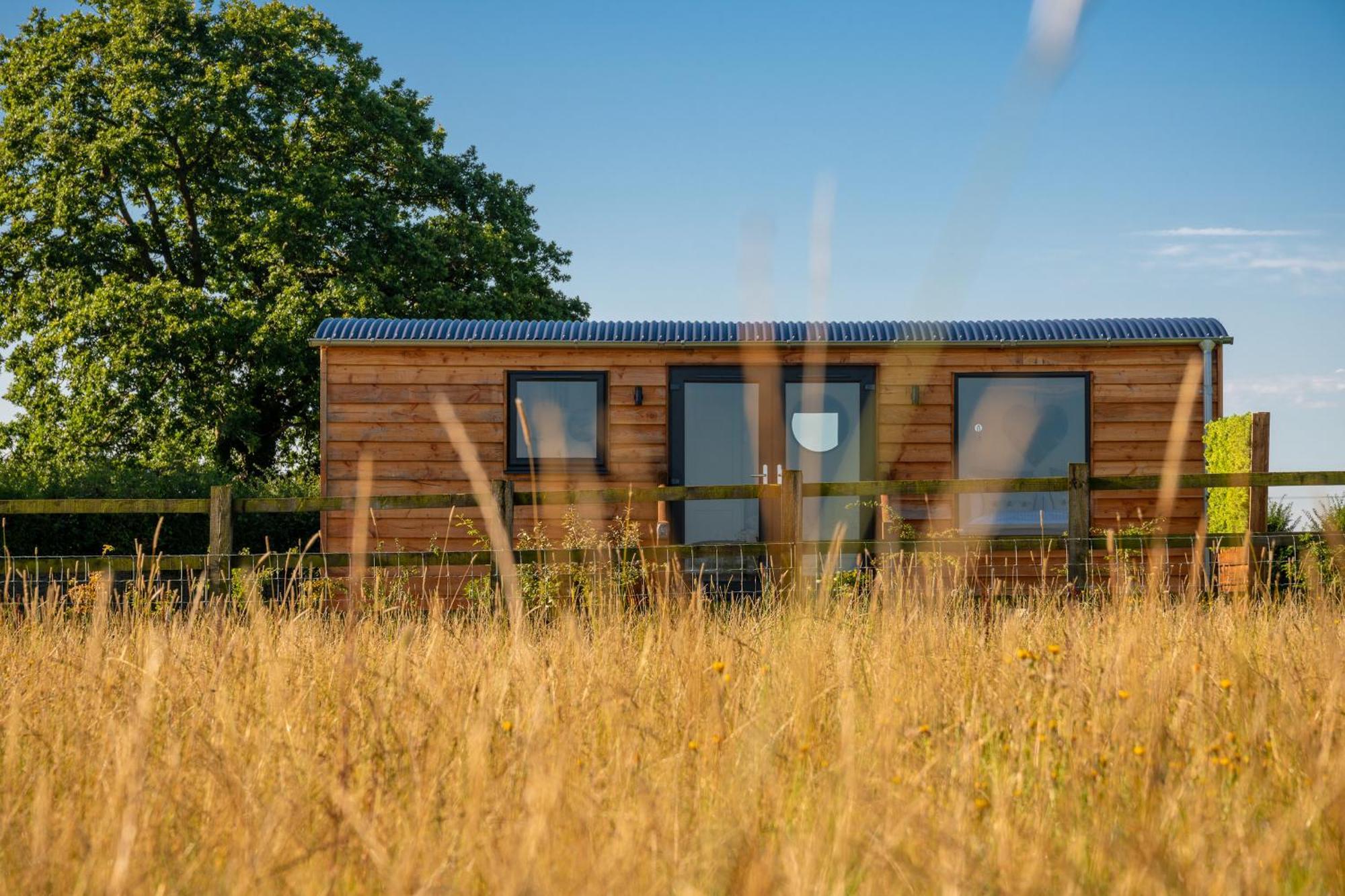 Abberley Shepherds Hut - Ockeridge Rural Retreats Otel Wichenford Dış mekan fotoğraf