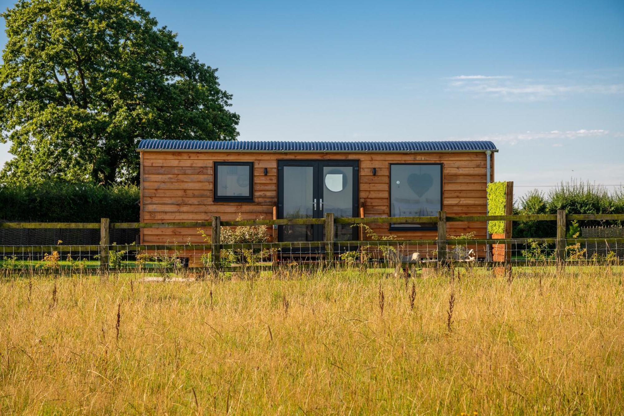 Abberley Shepherds Hut - Ockeridge Rural Retreats Otel Wichenford Dış mekan fotoğraf