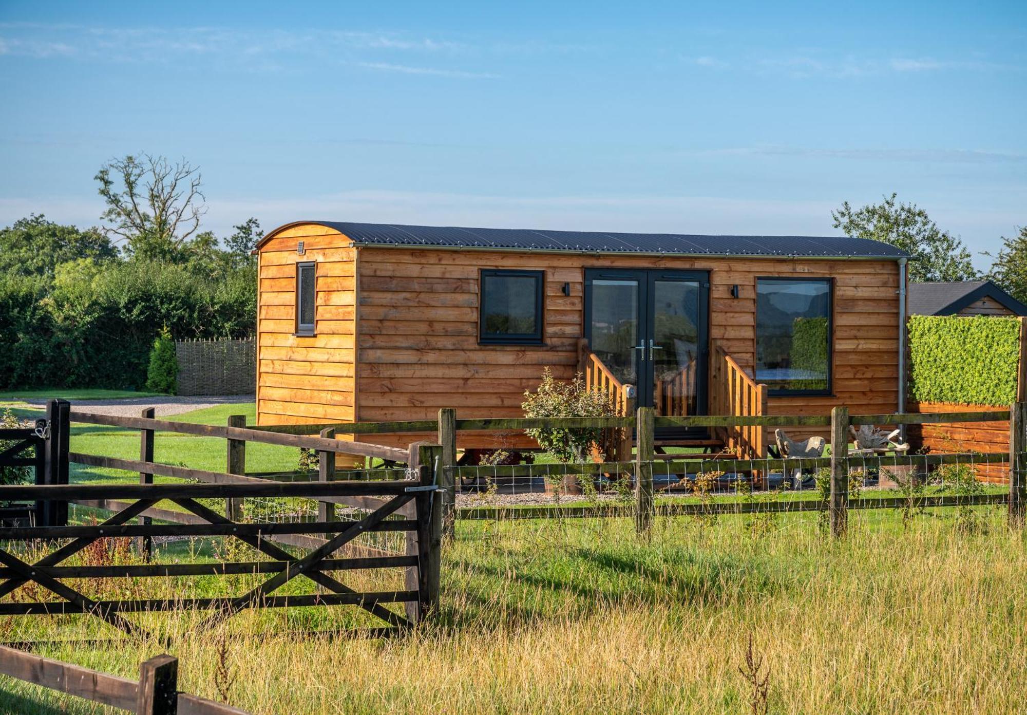 Abberley Shepherds Hut - Ockeridge Rural Retreats Otel Wichenford Dış mekan fotoğraf